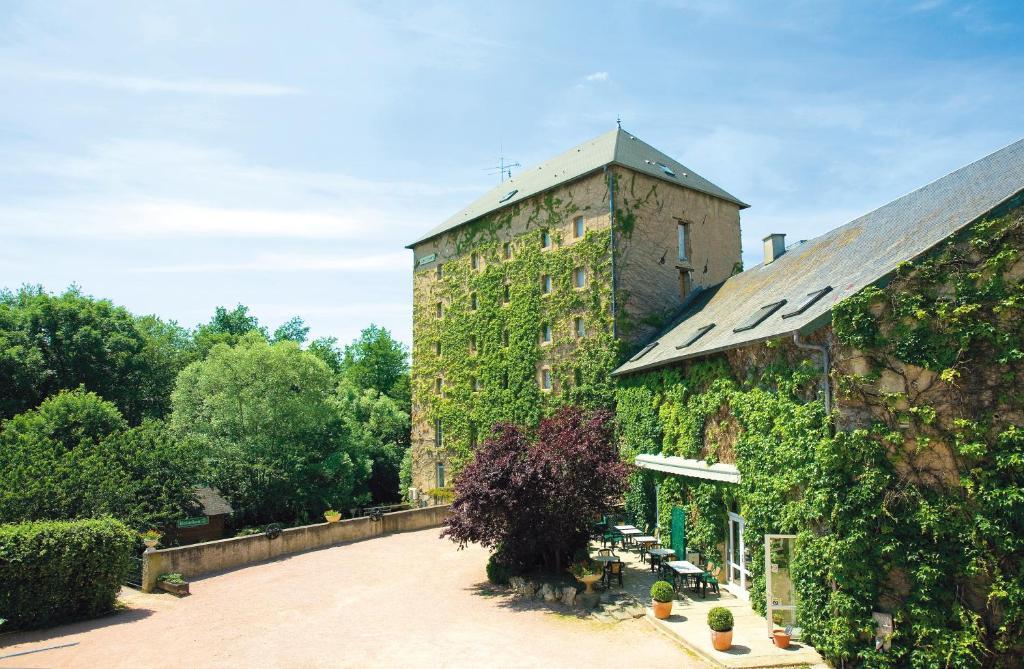 Auberge Du Moulin Marin Lapalisse Exterior photo